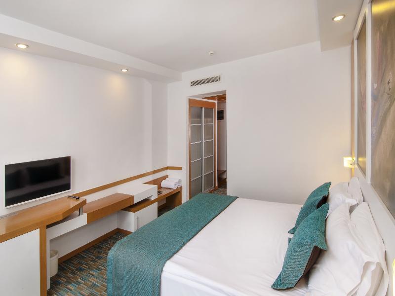 Alkoclar Adakule Hotel Kusadası Exteriör bild