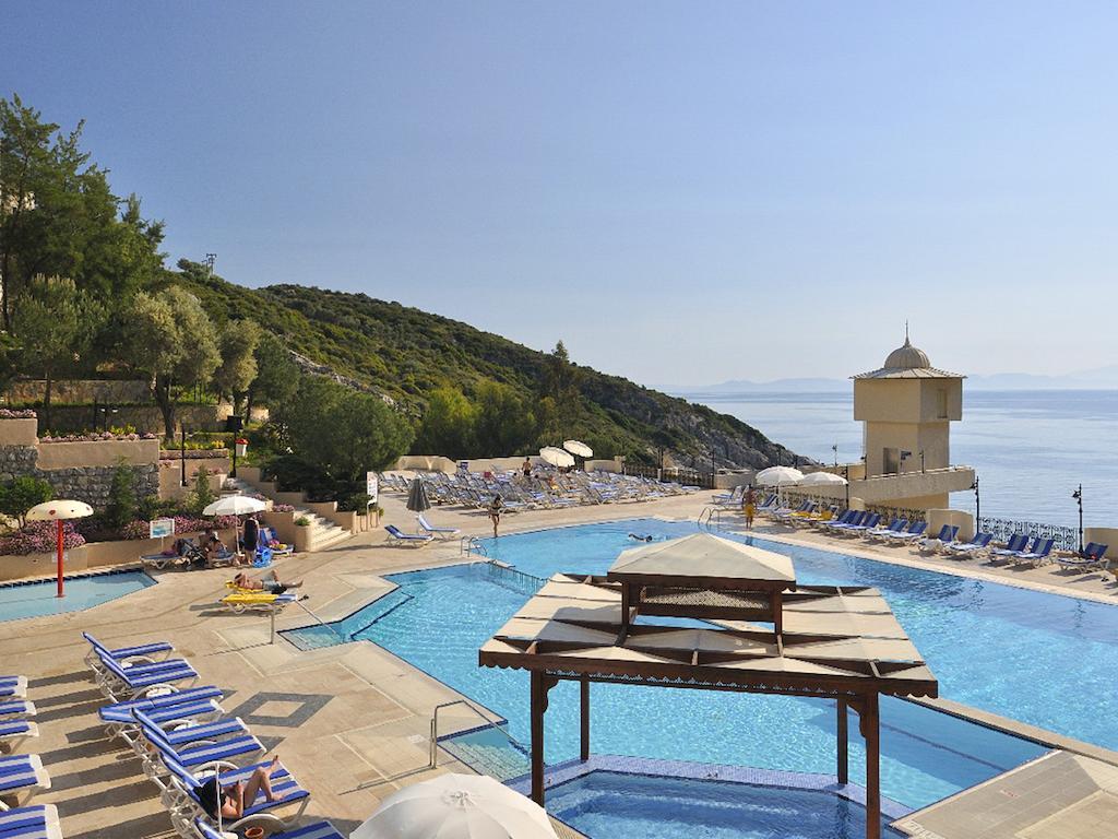 Alkoclar Adakule Hotel Kusadası Exteriör bild