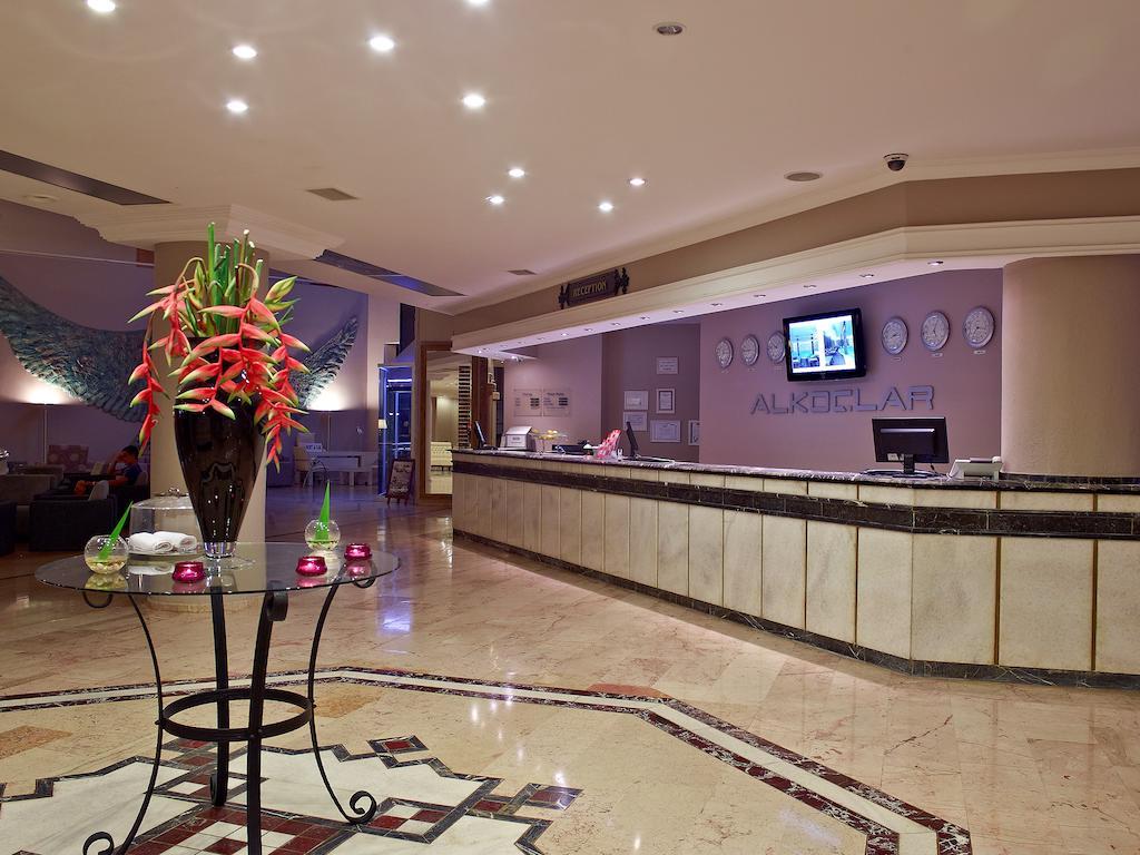 Alkoclar Adakule Hotel Kusadası Exteriör bild