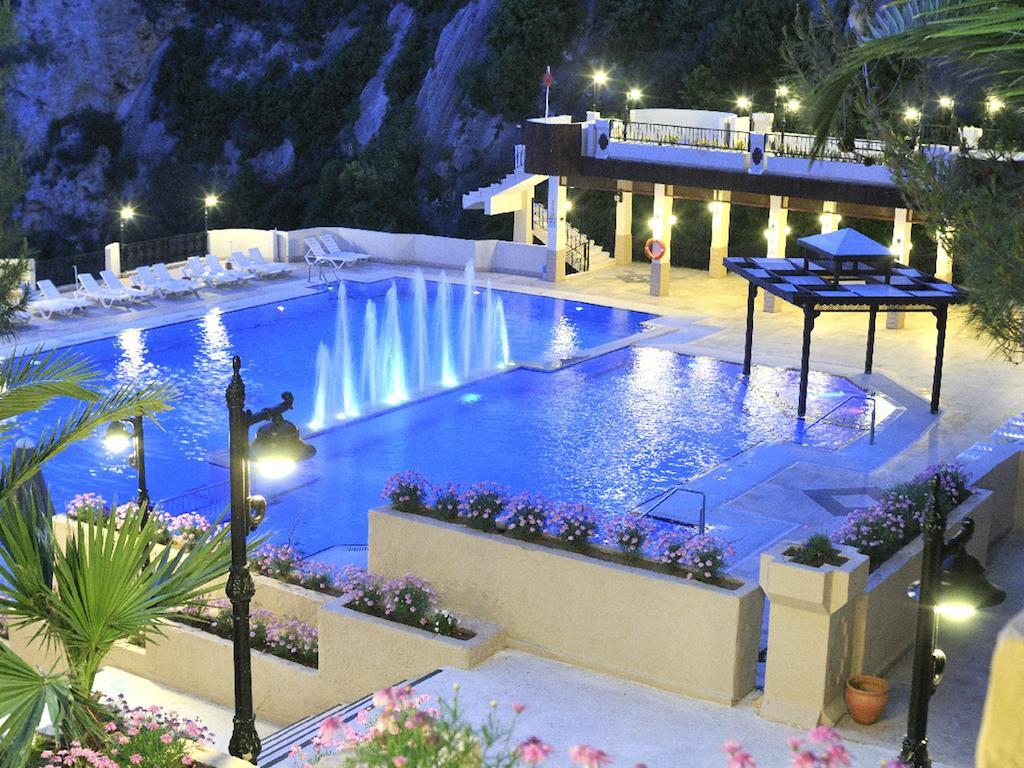 Alkoclar Adakule Hotel Kusadası Exteriör bild